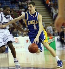 2026年F1全阵容敲定！角田裕毅降为储备车手，哈贾尔晋升搭档维斯塔潘（2026年F1阵容定案：角田裕毅改任预备车手，哈贾尔晋升与维斯塔潘搭档）