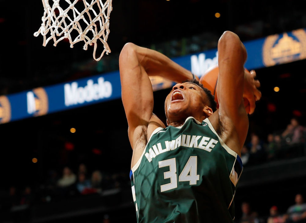 巴萨vs阿拉维斯首发：亚马尔领衔，德容缺席，佩德里替补（巴萨对阿拉维斯首发公布：亚马尔领衔，德容缺席，佩德里替补）