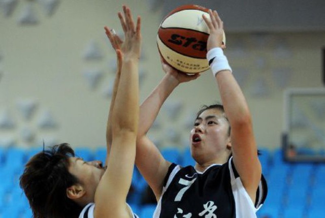 中国龙之队11周年球迷大会圆满举行 共赴山城之约（中国龙之队十一周年球迷盛典圆满收官 相会山城共襄盛举）