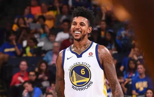 莫雷托：那不勒斯想在冬窗从罗马引进洛伦佐-佩莱格里尼（莫雷托：那不勒斯有意在冬窗从罗马签下洛伦佐-佩莱格里尼）