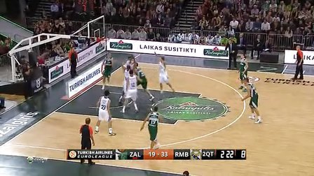 世体：费兰的出色表现让巴萨内部讨论是否要大手笔买前锋（世体：费兰状态爆发，巴萨高层商议是否砸重金引进前锋）