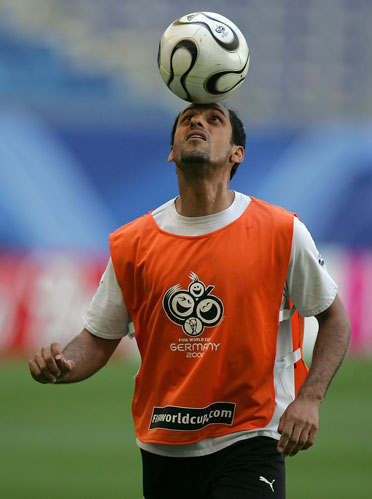 ESPN：奥斯卡已告知身边人自己将退役，即将与圣保罗会面（ESPN：奥斯卡已向身边人透露将退役，近日将与圣保罗会谈）