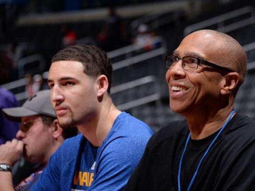 breaking-news-section